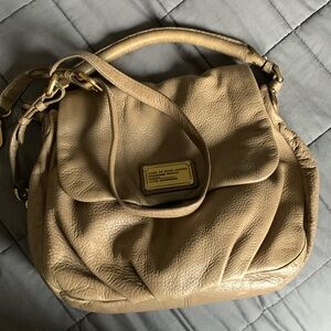 Ukita crossbody hobo